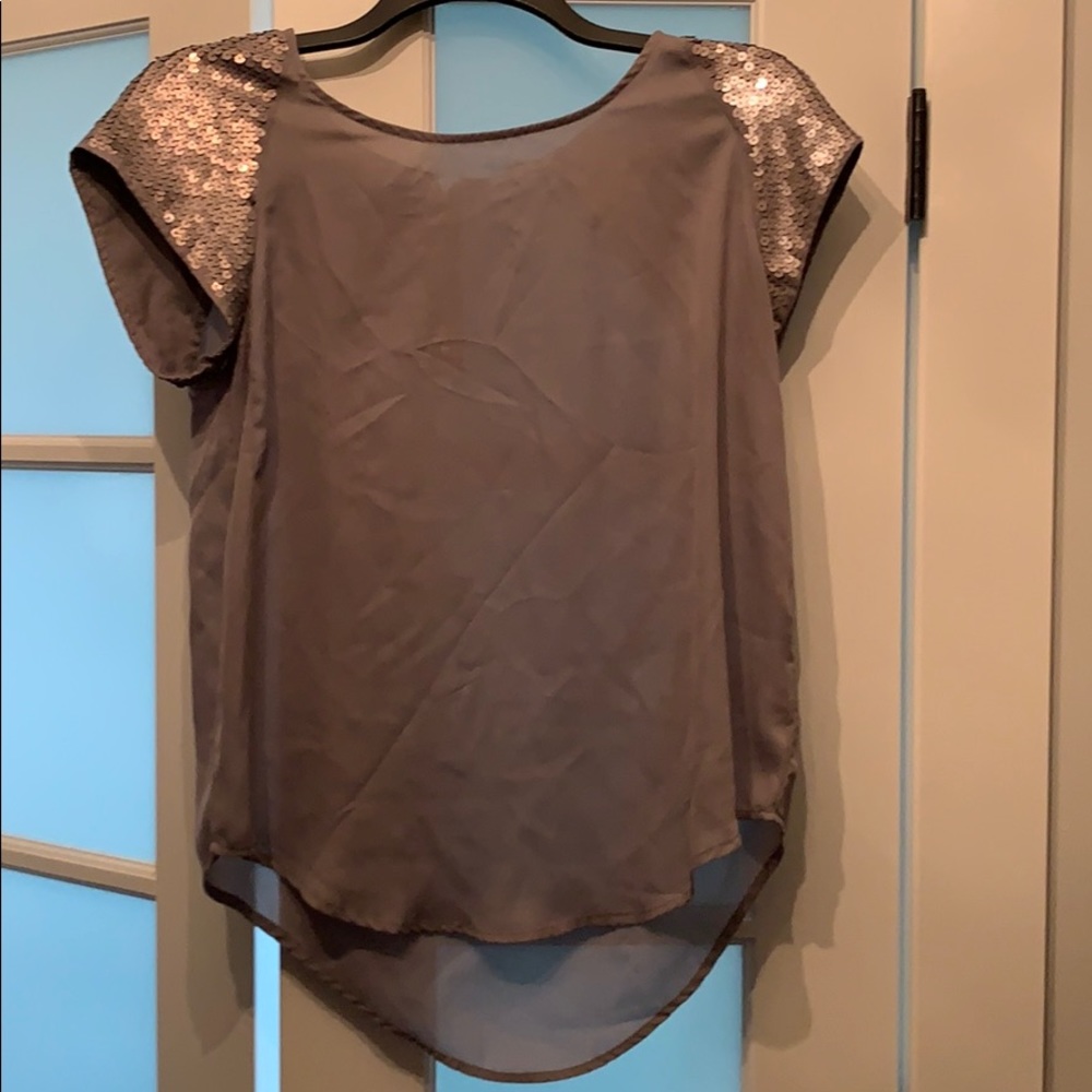 Sequins sleeve top